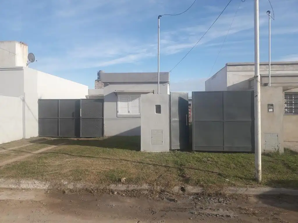 Casa en venta - 2 Dormitorios 1 Baño - 250Mts2 - Pergamino