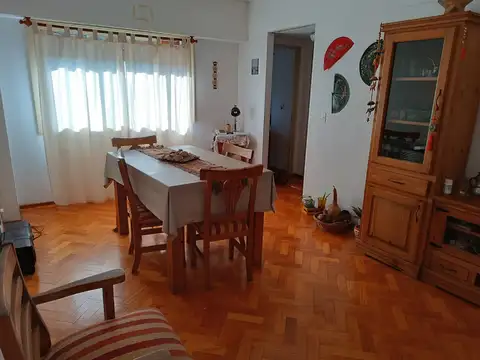 Excelente Semipiso 3 ambientes al contrafrente. 60 m2. S/ Balcon Apto Credito