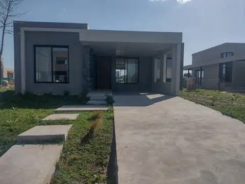 EXCELENTE CASA A LA VENTA BARRIO EL ALJIBE, PILAR