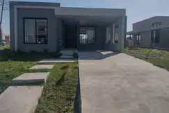 EXCELENTE CASA A LA VENTA BARRIO EL ALJIBE, PILAR