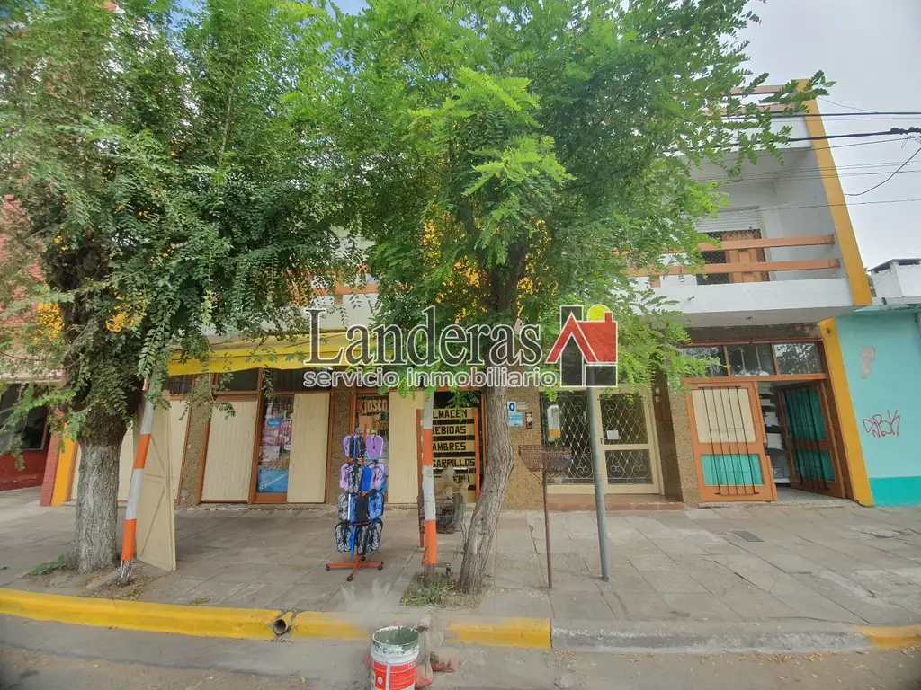 VENTA EN BLOCK - 3 Locales + 8 Departamentos de 2 y 1 amb. - UNA CUADRA DEL MAR