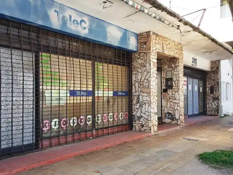 Local Con Vivienda sobre calle 1 - Foto 0