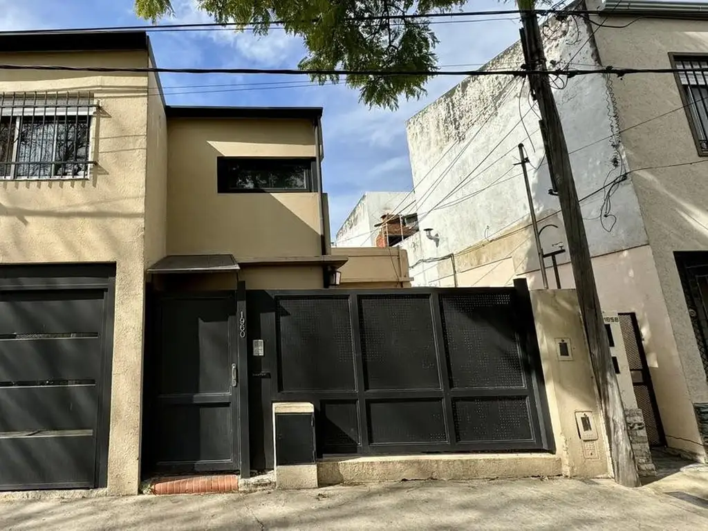 Casa en barrio Alberdi