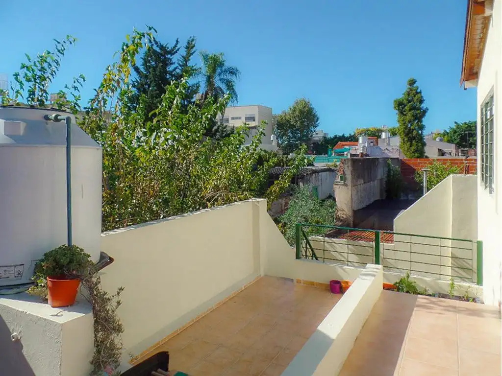 Venta Casa 2 dormitorios 11 años, 72m2, A Vallejos 2700, Villa