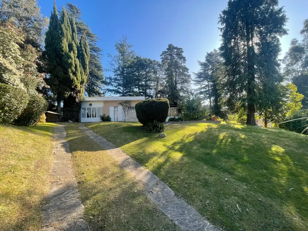 CASA DE 4 AMBIENTES CON PILETA EN SIERRA DE LOS PADRES