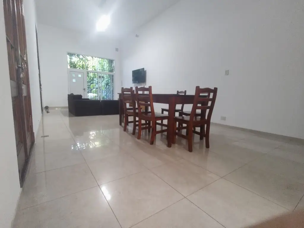 VENTA O PERMUTA MODERNA Y HERMOSA CASA 3 DORMITORIOS