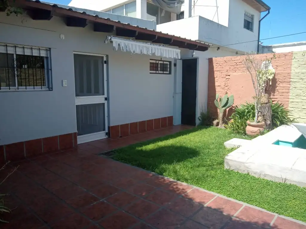 Vendo casa en calle Sarmiento al 200, Zárate