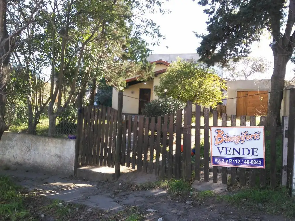 Venta en Block - Venta - Villa Gesell - 2 Casas   2 Dptos