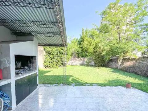 CASA EN VENTA EN PERGAMINO CON PATIO