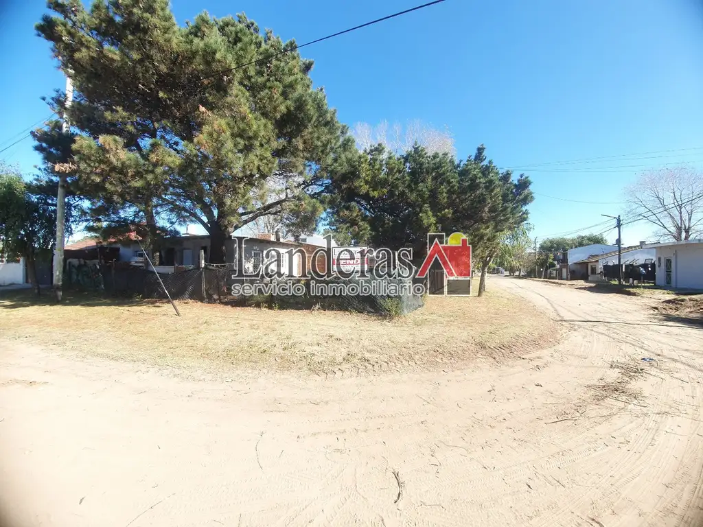 Casa 2 amb. sobre lote propio EN ESQUINA