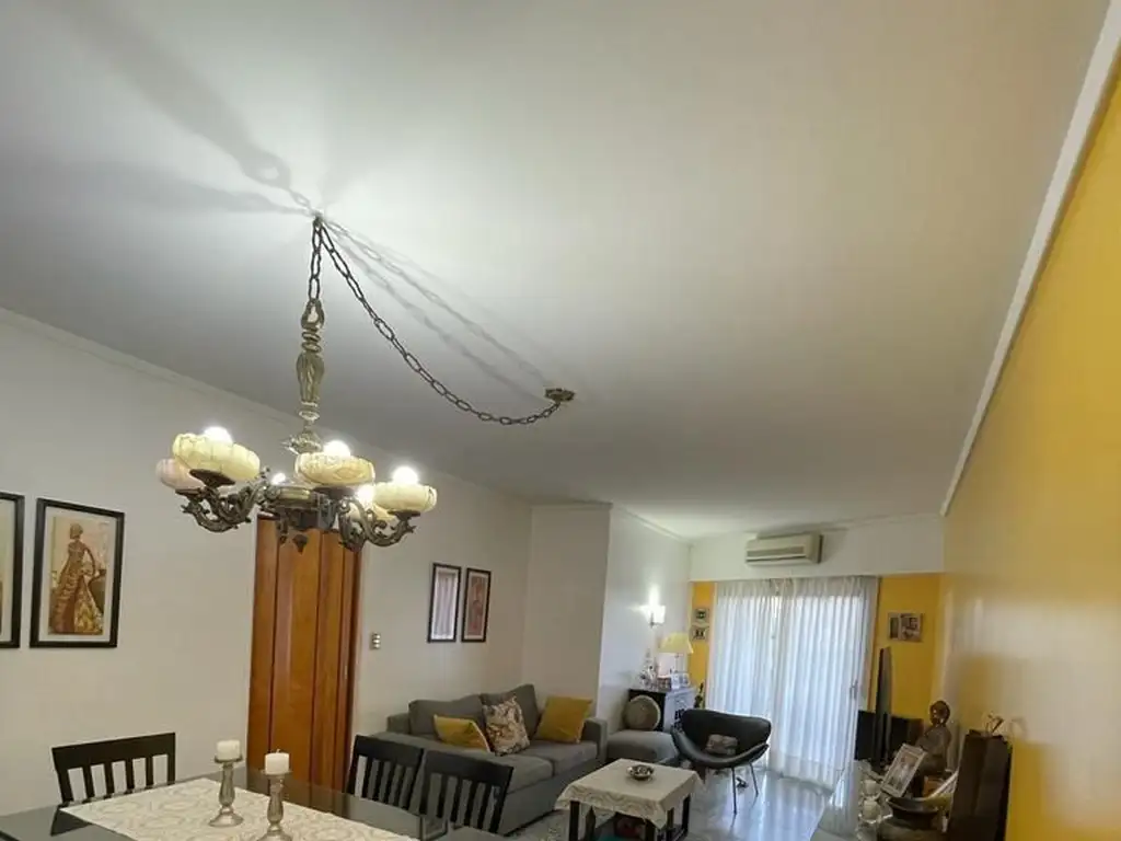 Venta| Depto 4amb al fte c/balcón y patio | Saavedra