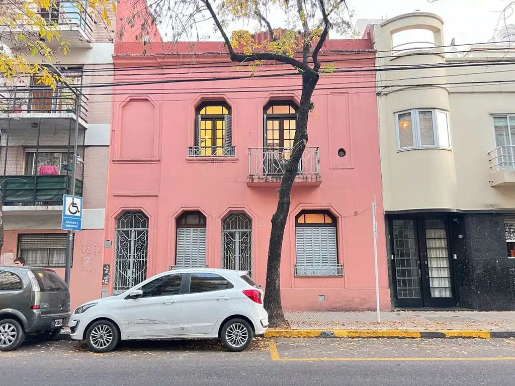 Venta Casa de 7 Amb en 2 plantas c/patio y terraza