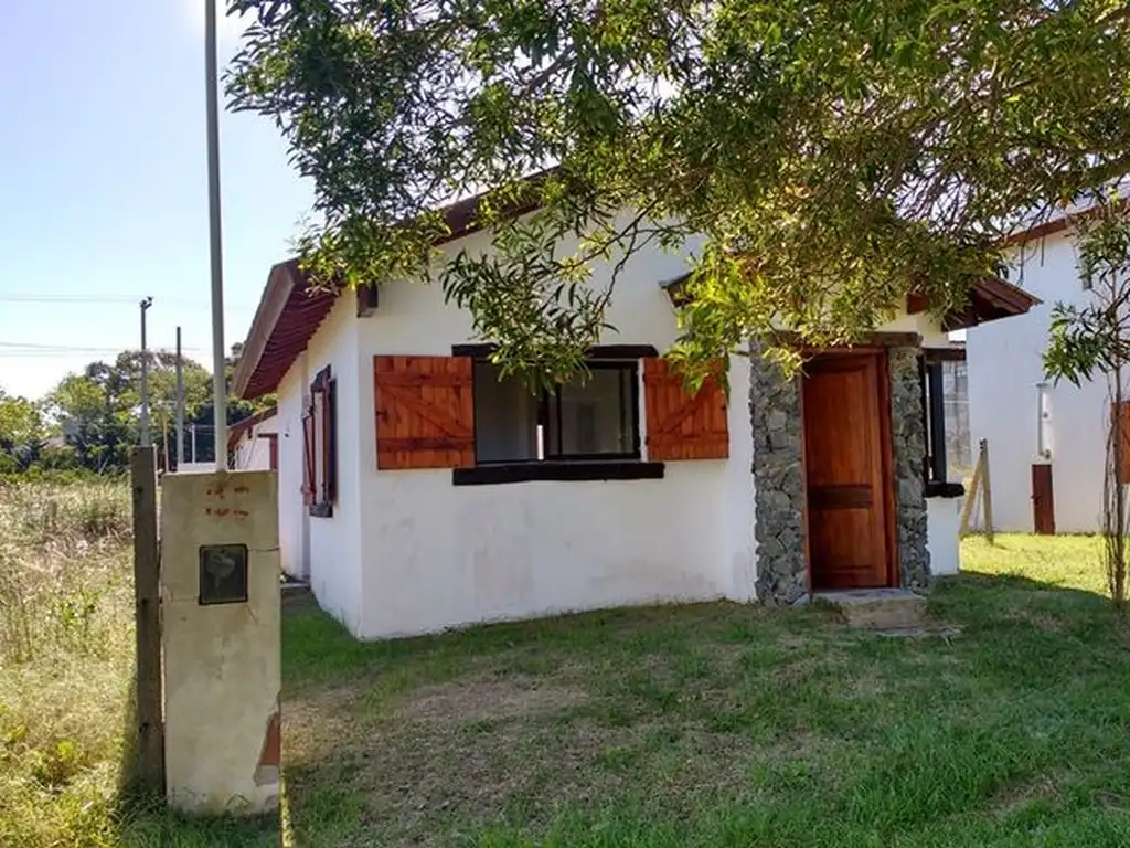 casa a estrenar en 3 ambientes en COSTA CHICA... VENTA O PERMUTA