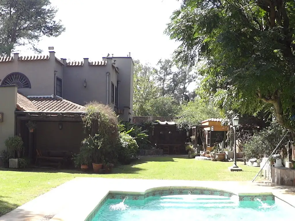 VENTA CASA 5 DORMITORIOS, LA BOTA, BENAVIDEZ, TIGRE.