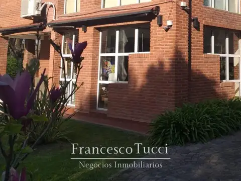 Casa en Venta - 5 ambientes - USD 450.000