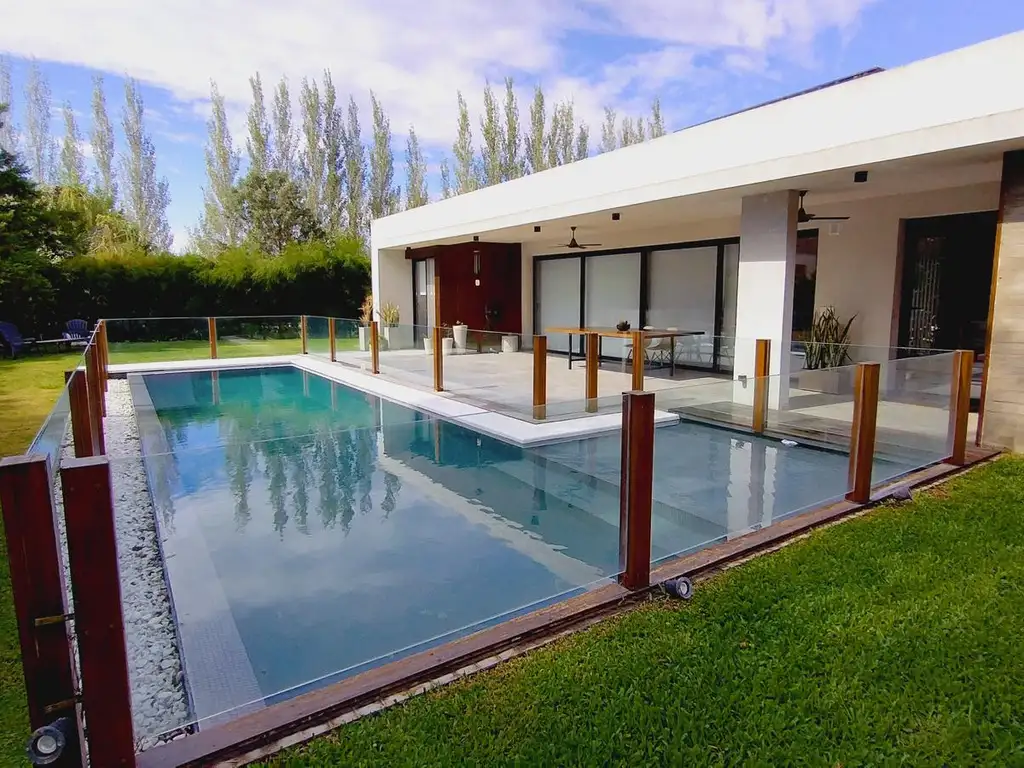 CASA EN VENTA EN LA CÁNDIDA CLUB DE CAMPO