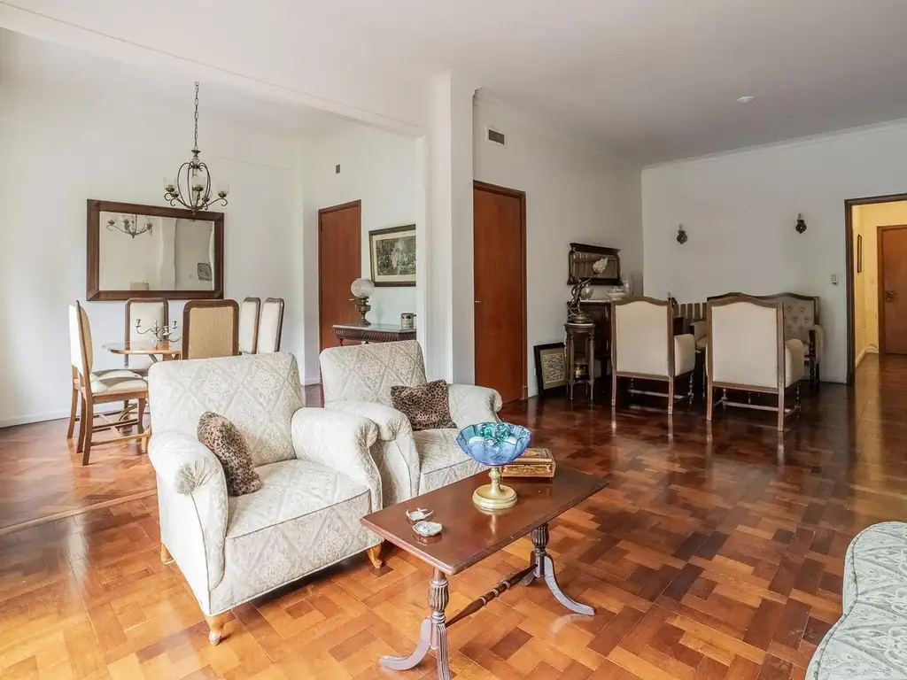 Departamento en Belgrano. Venta.4 ambientes más dependencias