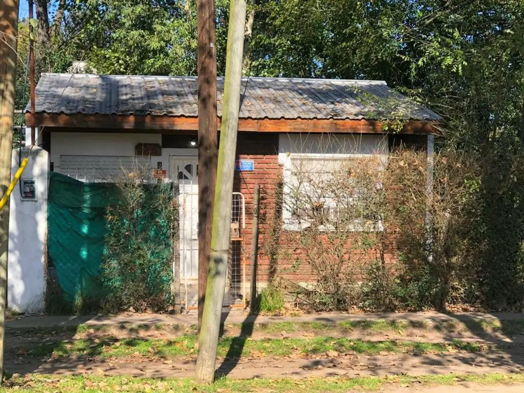 Casa en venta a cuadras de le estación