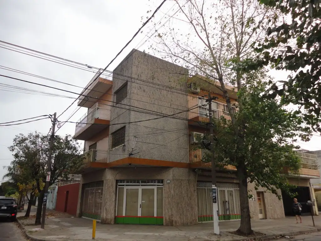 Venta de Departamento 4 AMBIENTES en Caseros, Tres de Febrer