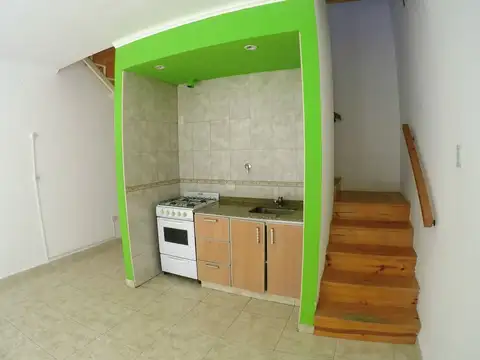 VENTA DE  DUPLEX  3 AMBIENTES CON PATIO EN CIUDAD MADERO