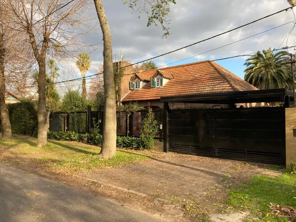 Venta Casa 4 dormitorios 25 años, 193m2, Norte, 18 E/ 462 Y 464, City