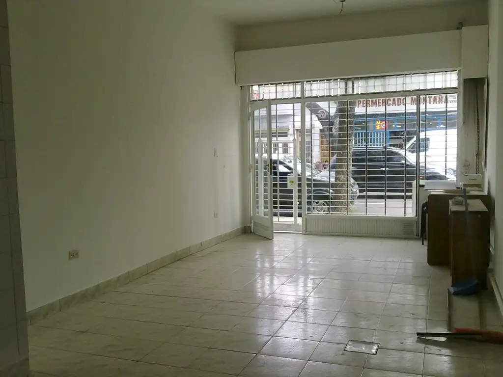 LOCAL COMERCIAL SOBRE AV LOPE DE VEGA