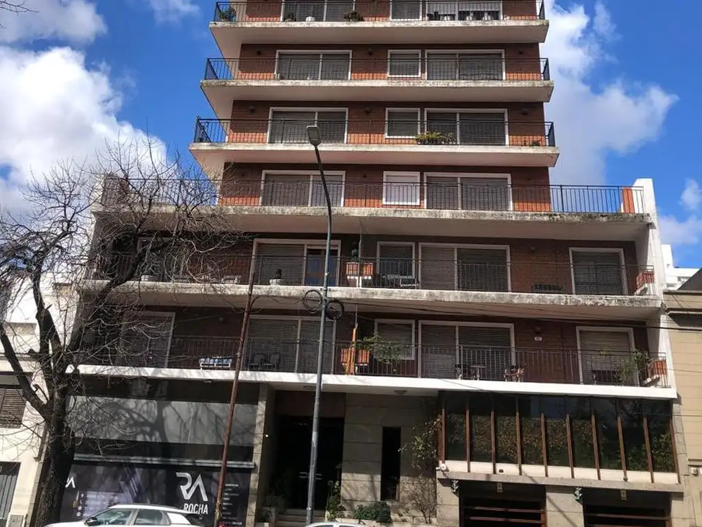 Departamento 3 dormitorios Piso en venta Avenida 44 entre 10 y 11 La Plata