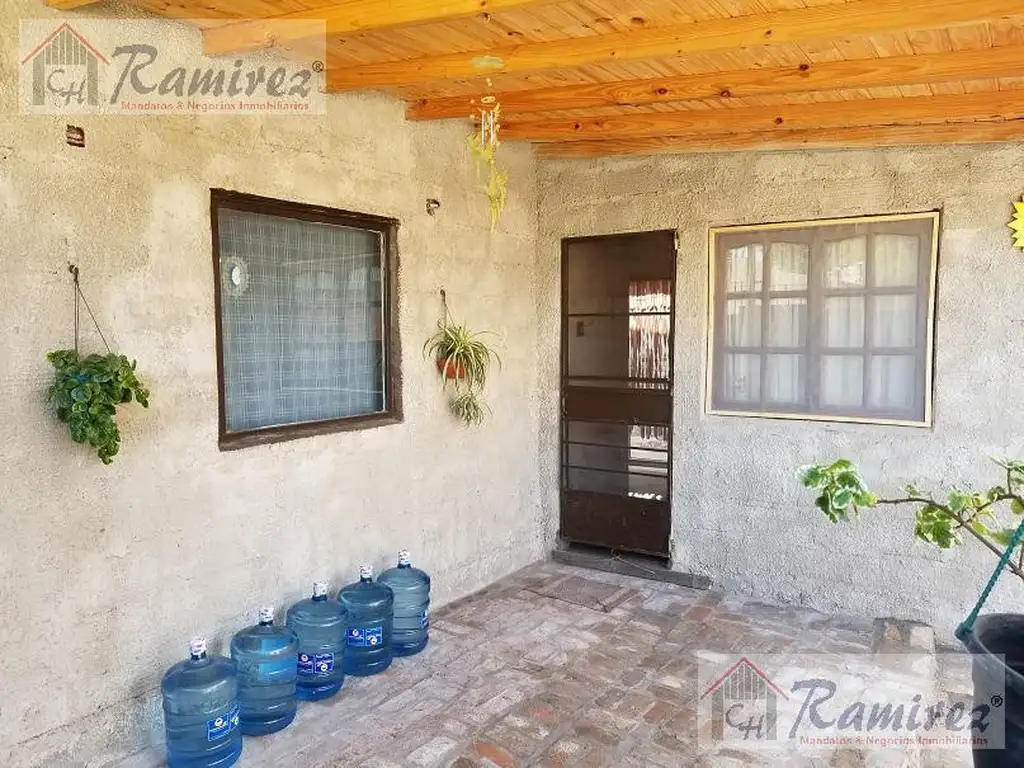 Casa y 2 departamentos En Venta. A 150 mts. Acceso Oeste - Moreno