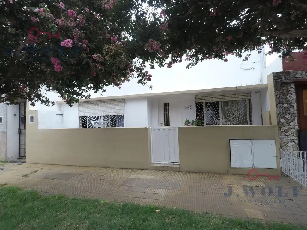 Casa en venta en Conscripto bernardi al 1700 - Villa Maipu - Argenprop