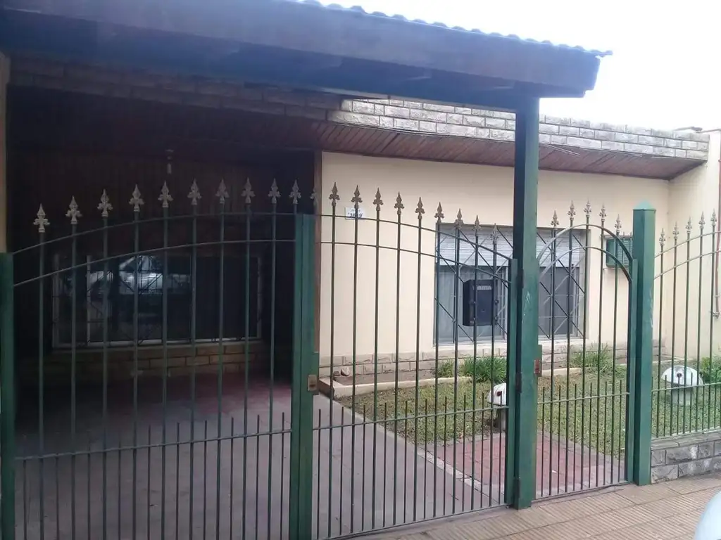 Venta Casa en Los Polvorines 3 ambientes