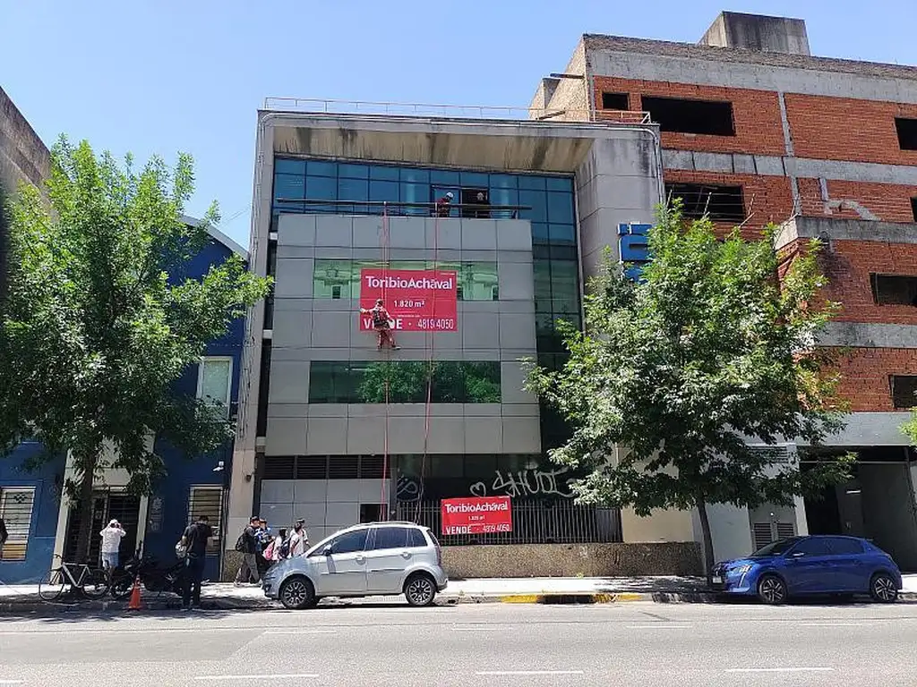 Constitución deposito con oficinas en venta 1820M2