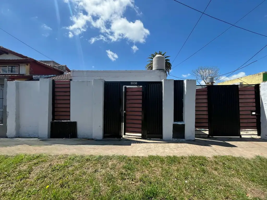 VENTA CASA CON JARDIN EN BARRIO MARITIMO