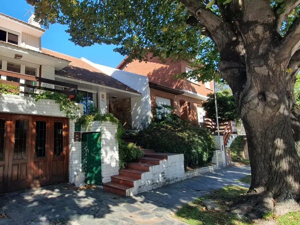 CHALET EN VENTA LOTE PROPIO BUENOS AIRES AL 4000