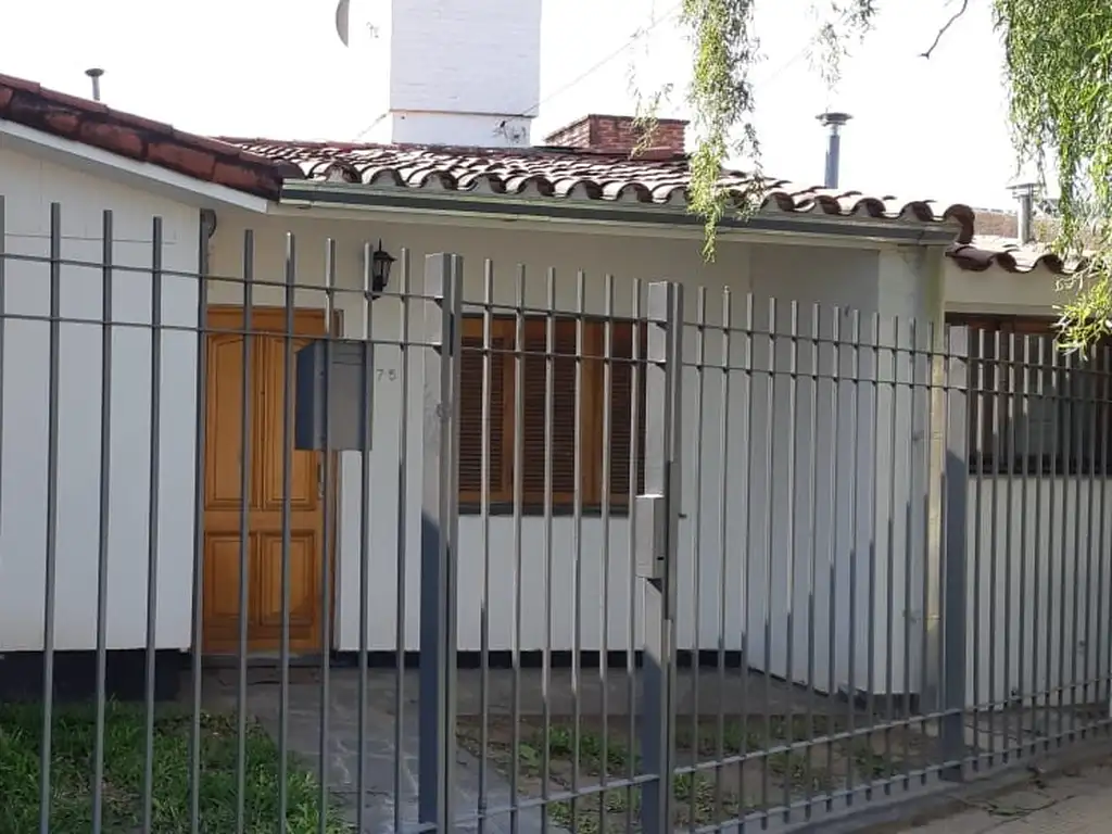 Av. Spilimbergo - 1 planta - quincho y pileta- IMPECABLE