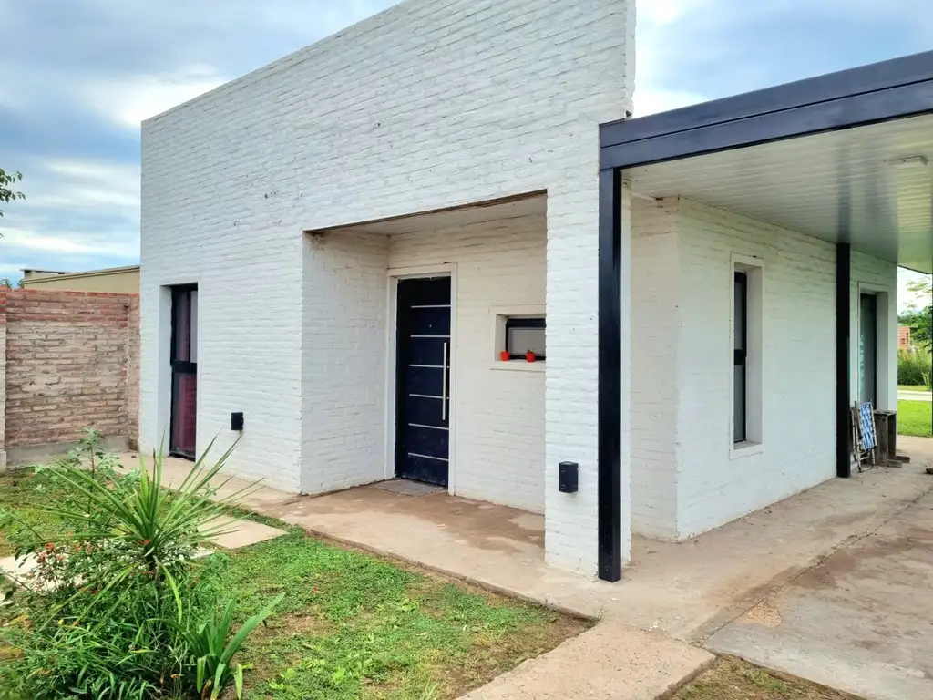 Casa a estrenar en Los Arcos de Andino, ideal para vivienda y fin de semana. Acepta Permuta.