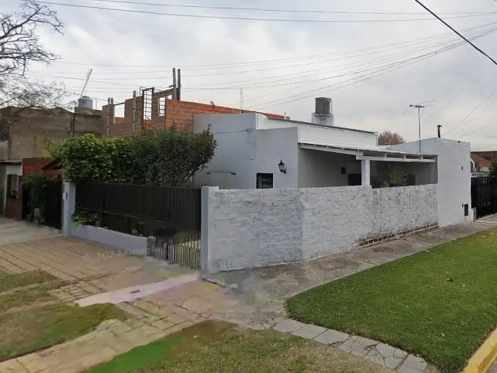 Casa en Esquina 3 Amb en VENTA