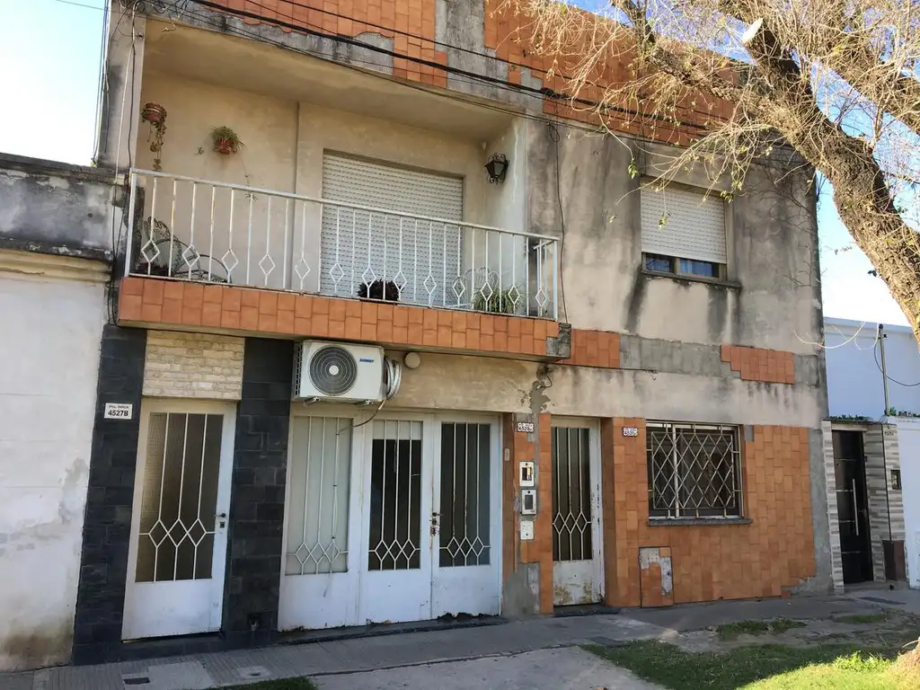 Casa de 2 dormitorios - Barrio Matheu