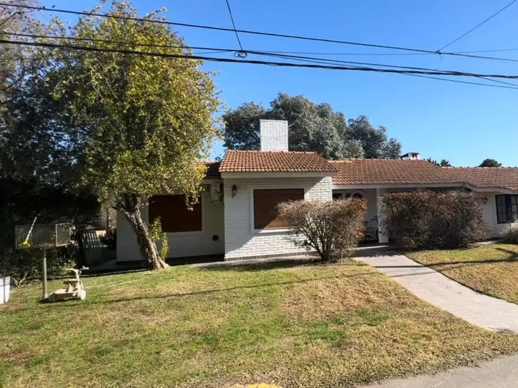 CASA ALQUILER $ 800,000 COUNTRY LOMA VERDE AL GOLF