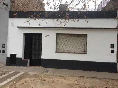 RETASADA  Oportunidad, casa de un dormitorio con patio en barrio Bella Vista