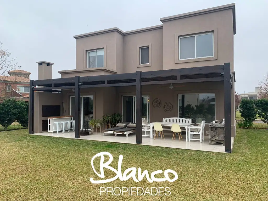 Casa  en Venta en Ayres Plaza, Pilar, G.B.A. Zona Norte