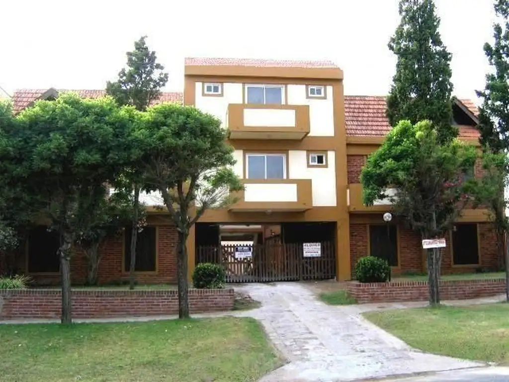 Edificio - Venta - Argentina, Villa Gesell - Av 1 750