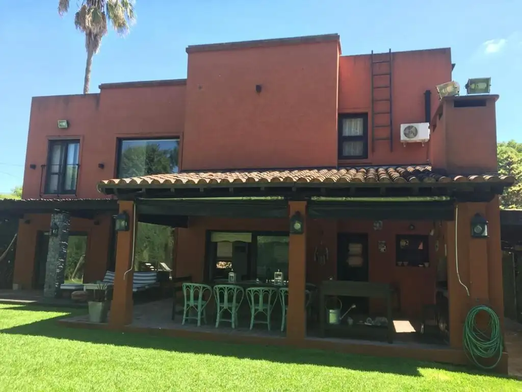 Casa en Venta 5 amb en Barrio Los Lagartos