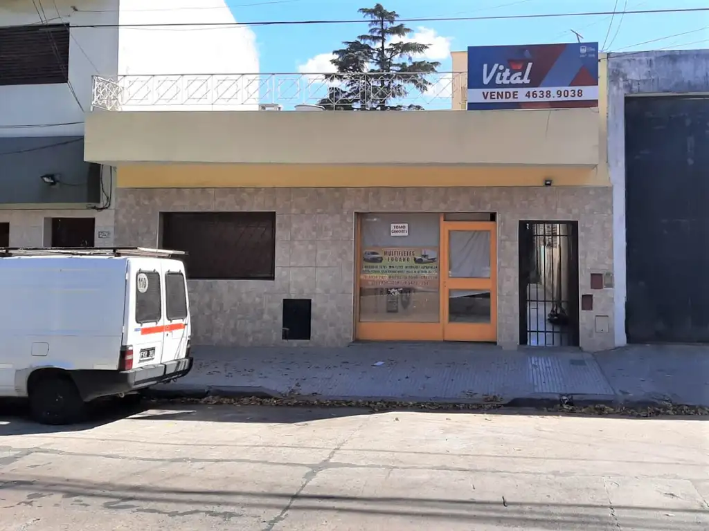 Lote 8,66x48 con vivienda a refaccionar. Posibilidad de construir PB +6 pisos+1 piso servicios.