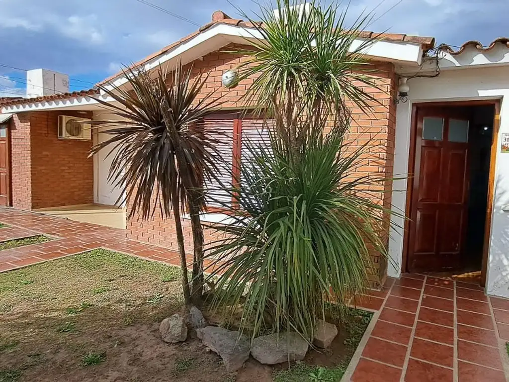 Se vende casa más departamento B° Matienzo