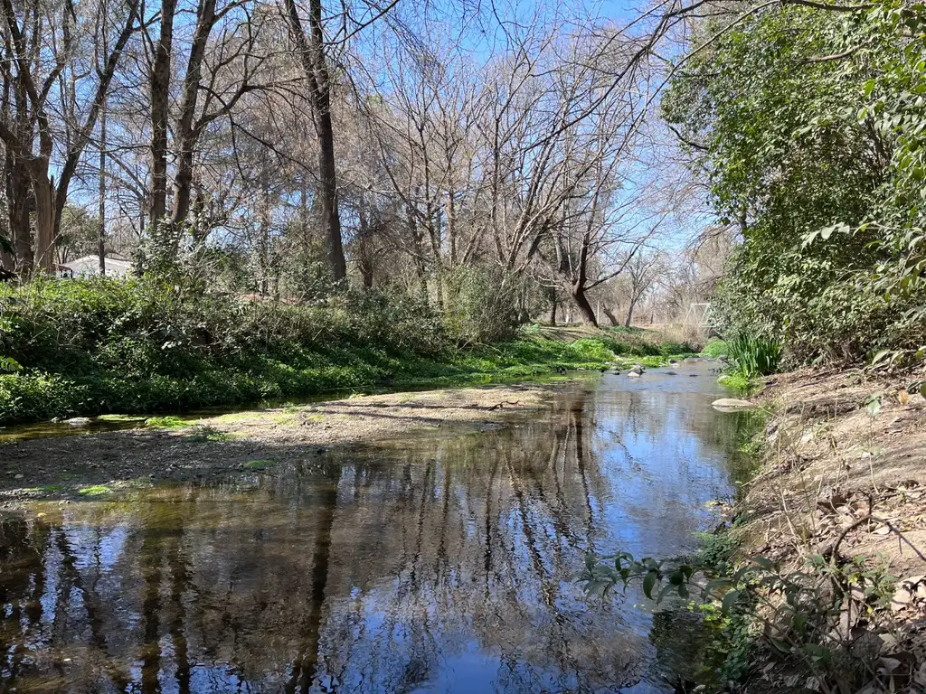 Se venden 1 lote en Sta Rosa del Río frente al arroyo. Cód (2178)