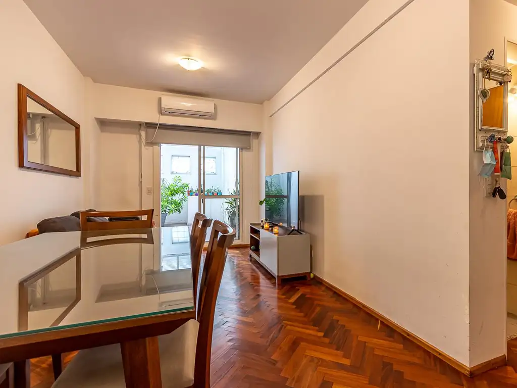 Venta departamento con patio y cochera Barrio Martin