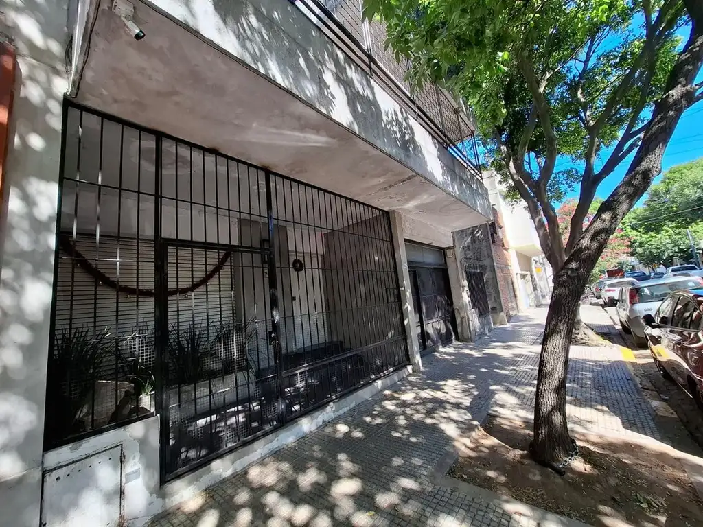 VENTA CASA 7 AMBIENTES CON PILETA