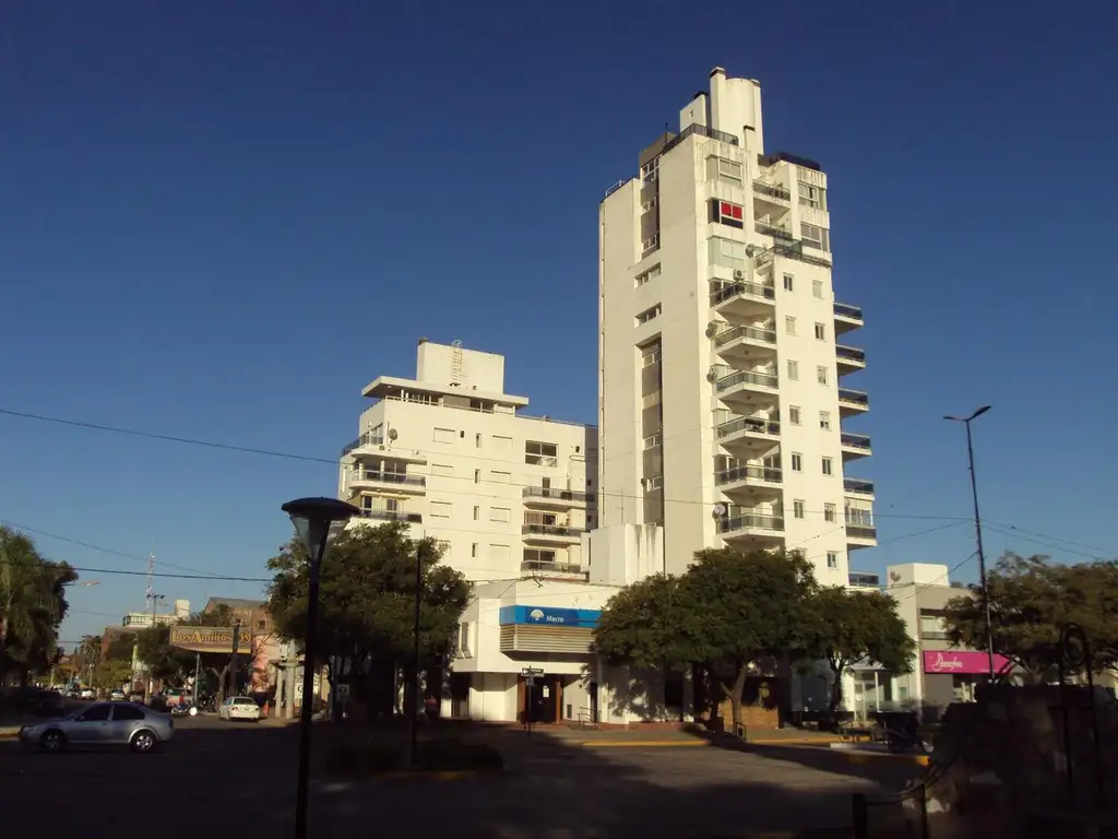 Venta Depto en Edificio Placa.Avda.Alberdi.2 Dorm.Contrafren