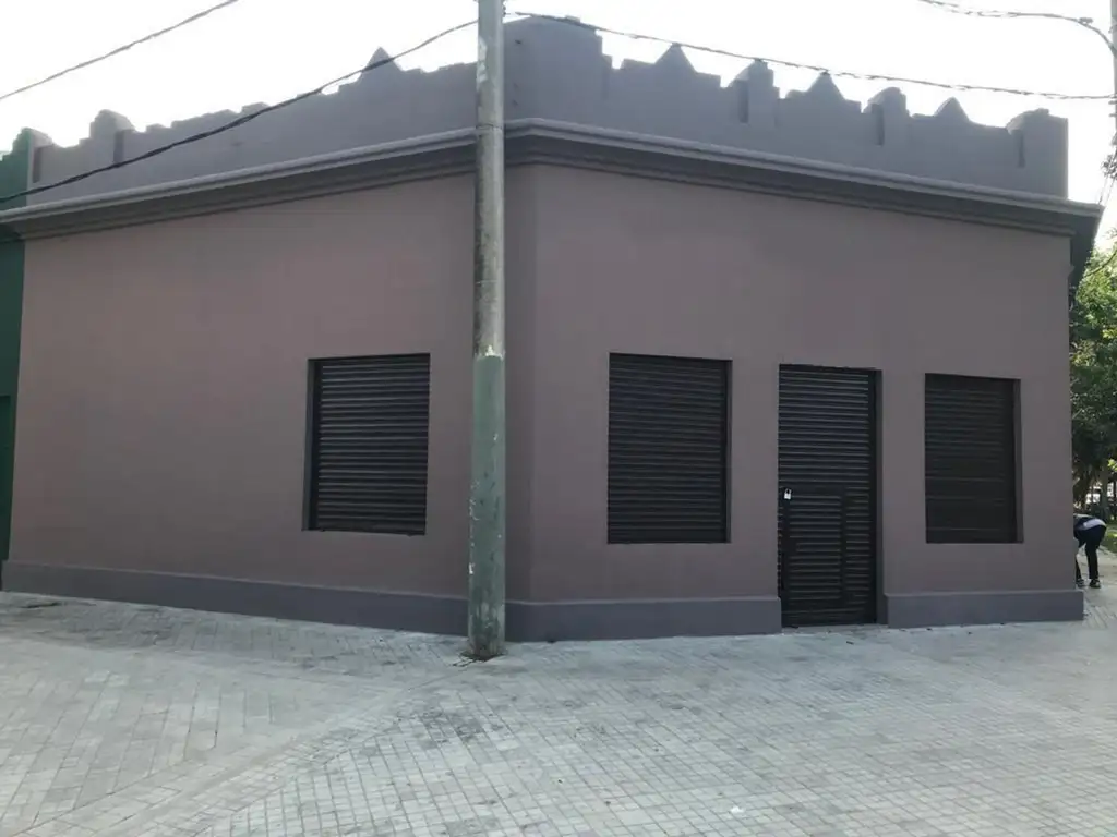 TRES LOCALES EN VENTA  BARRIO JORGE CURA