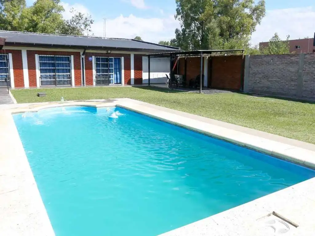 CASA TIPO QUINCHO EN VENTA EN SAN VICENTE.